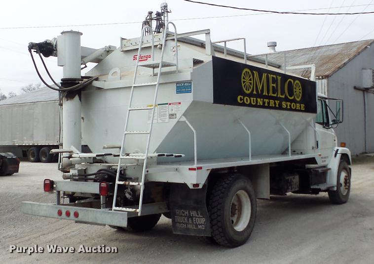 image for item DC7362 1999 Freightliner FL70 feed truck