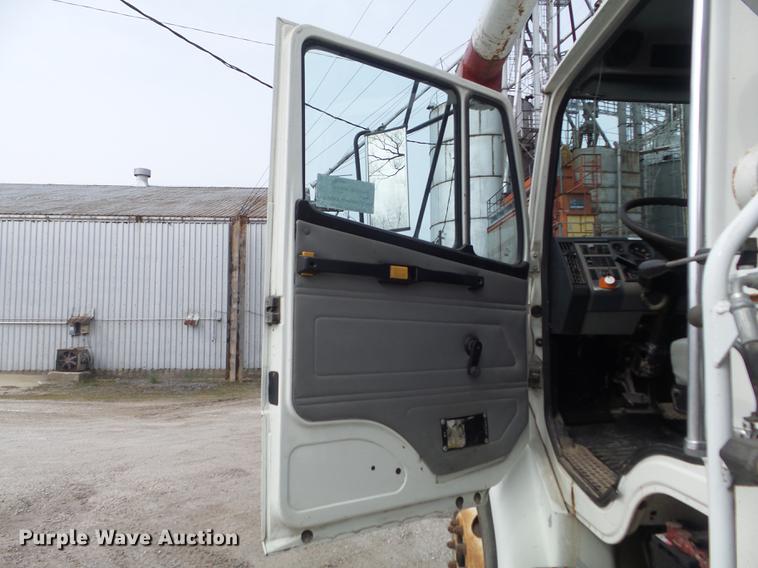 image for item DC7362 1999 Freightliner FL70 feed truck