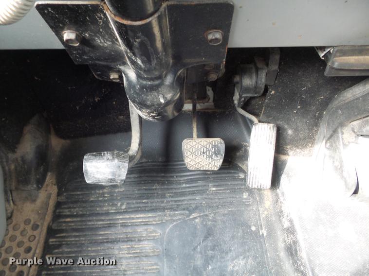 image for item DC7362 1999 Freightliner FL70 feed truck