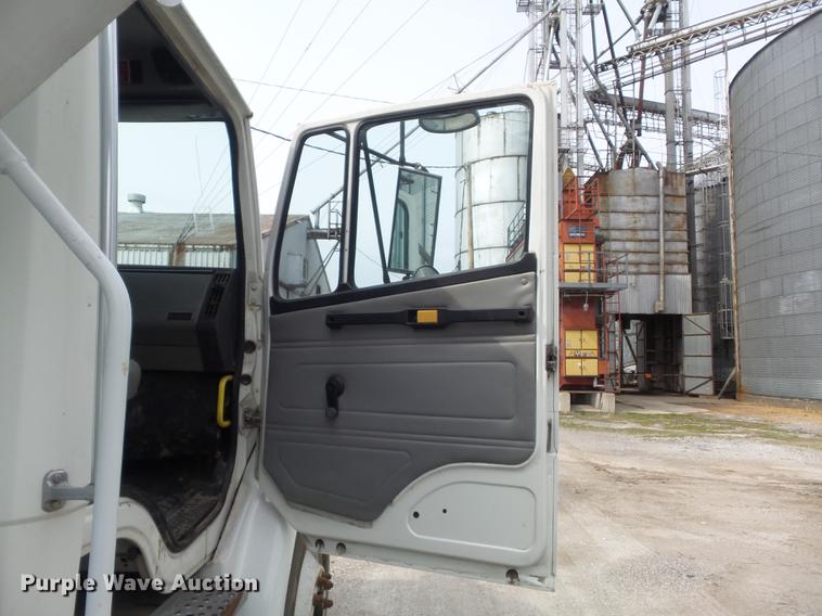 image for item DC7362 1999 Freightliner FL70 feed truck