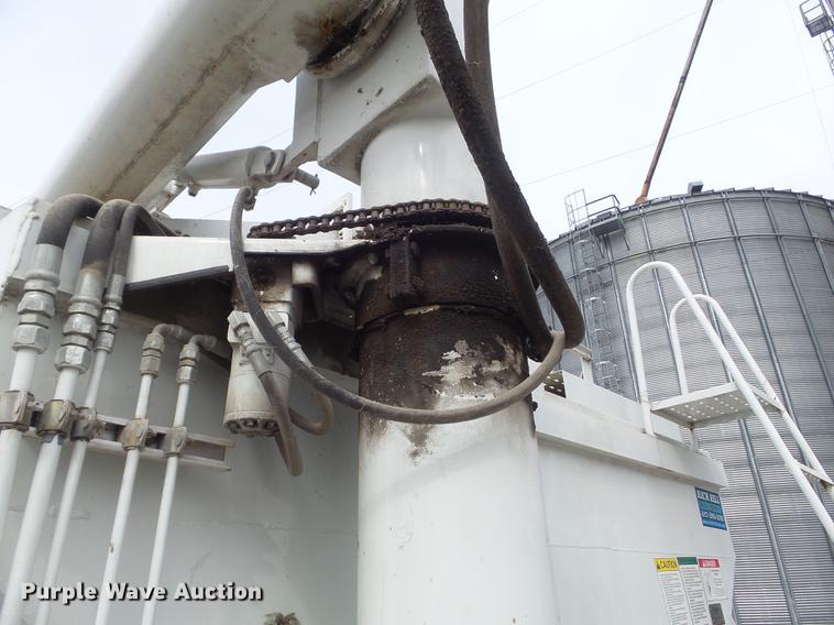 image for item DC7362 1999 Freightliner FL70 feed truck