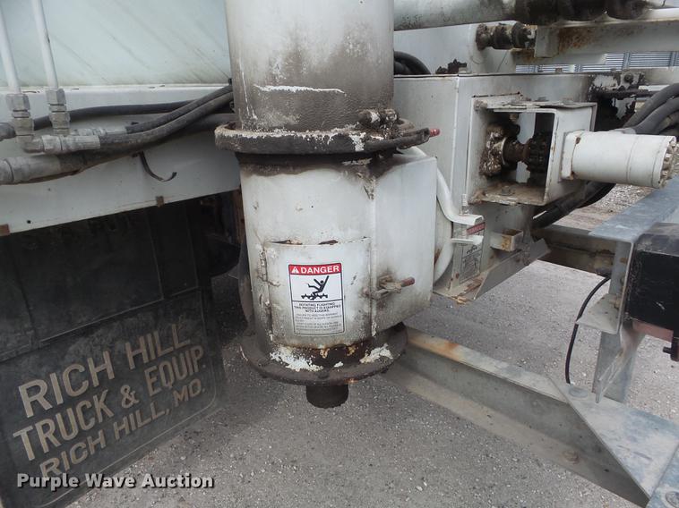 image for item DC7362 1999 Freightliner FL70 feed truck