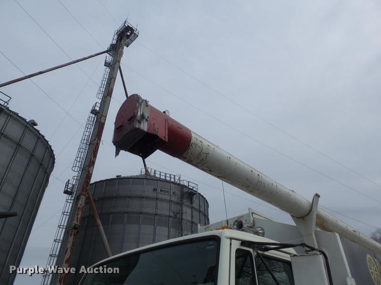 image for item DC7362 1999 Freightliner FL70 feed truck