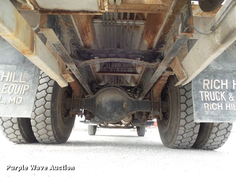 image for item DC7362 1999 Freightliner FL70 feed truck