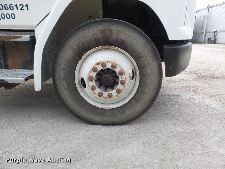 image for item DC7362 1999 Freightliner FL70 feed truck