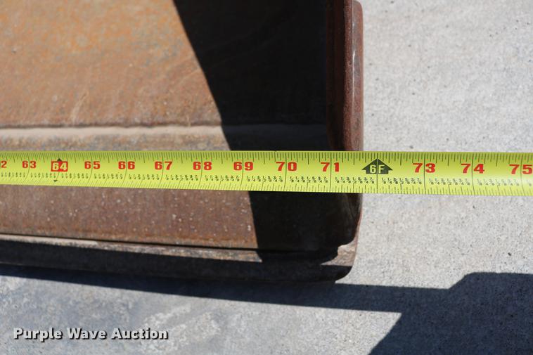 image for item DC7585 2012 Case TR320 skid steer