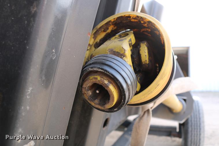 image for item DC7603 2011 Drago N12 corn head