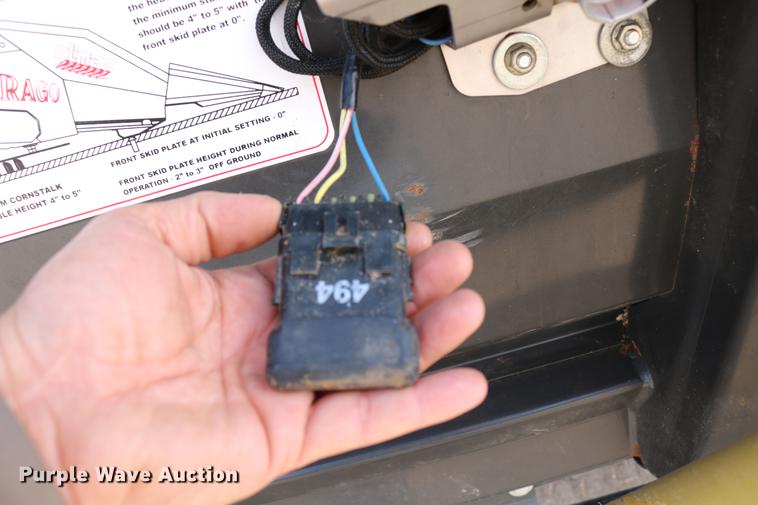 image for item DC7603 2011 Drago N12 corn head