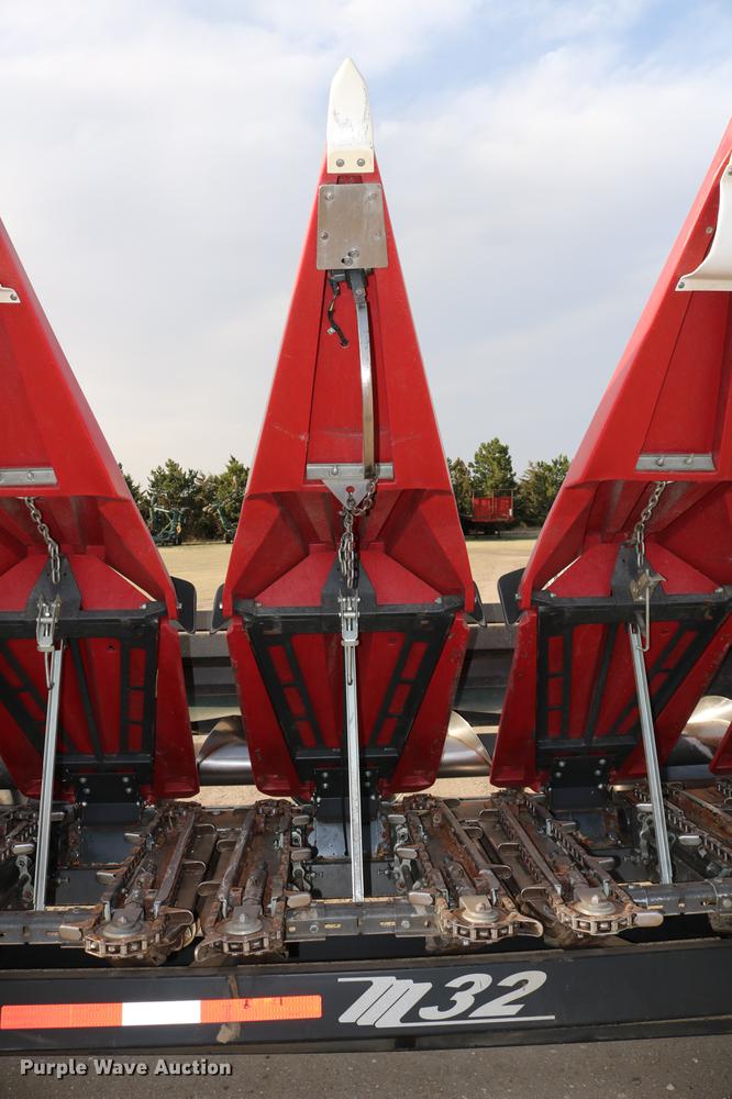 image for item DC7603 2011 Drago N12 corn head