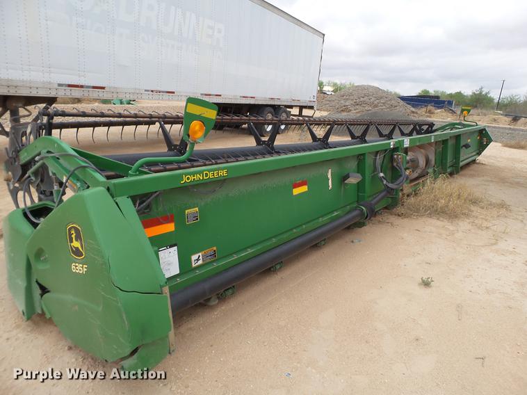 image for item DD1207 2009 John Deere 635F flex head