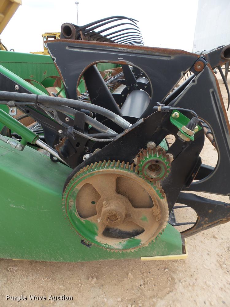 image for item DD1207 2009 John Deere 635F flex head