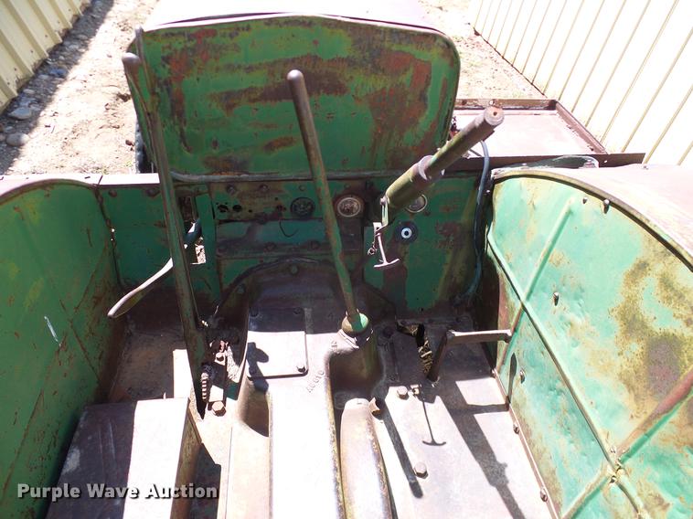 image for item DD1255 1940 Oliver Hart-Parr 99 tractor