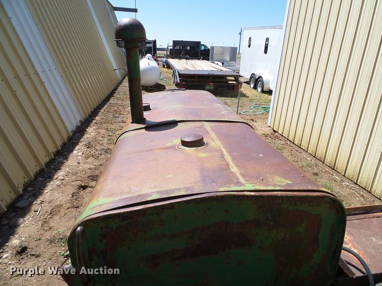 image for item DD1255 1940 Oliver Hart-Parr 99 tractor