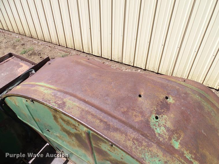 image for item DD1255 1940 Oliver Hart-Parr 99 tractor