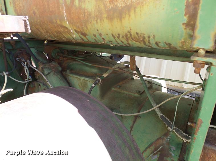 image for item DD1255 1940 Oliver Hart-Parr 99 tractor