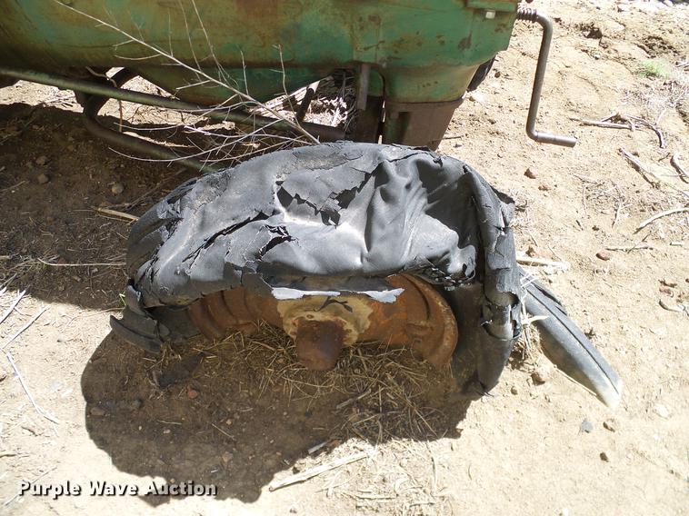 image for item DD1255 1940 Oliver Hart-Parr 99 tractor