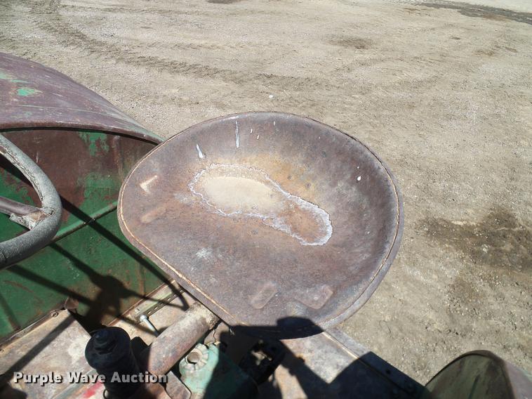 image for item DD1256 1945 Oliver 99 tractor