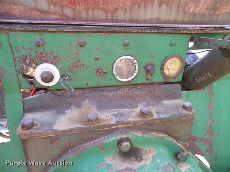 image for item DD1256 1945 Oliver 99 tractor