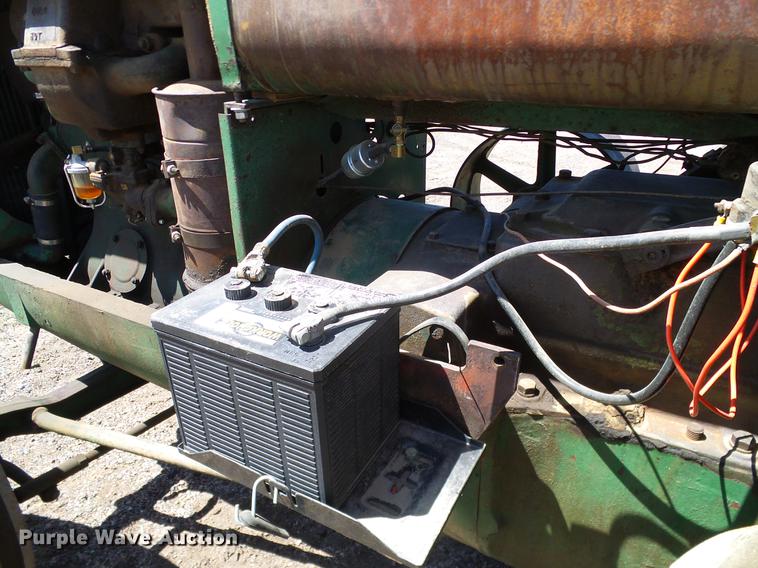 image for item DD1256 1945 Oliver 99 tractor