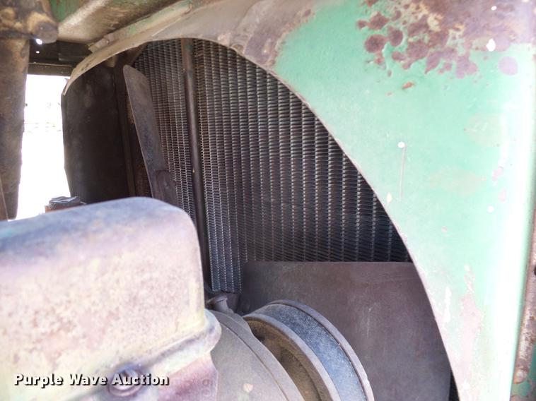 image for item DD1256 1945 Oliver 99 tractor