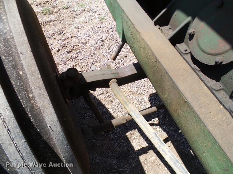 image for item DD1256 1945 Oliver 99 tractor