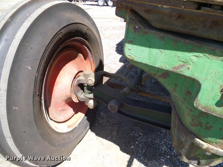 image for item DD1256 1945 Oliver 99 tractor