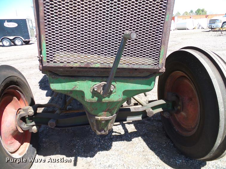 image for item DD1256 1945 Oliver 99 tractor