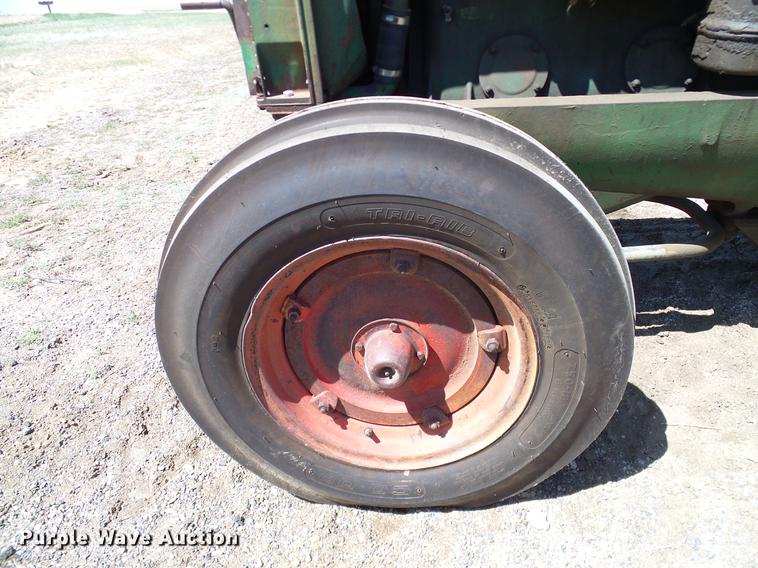 image for item DD1256 1945 Oliver 99 tractor