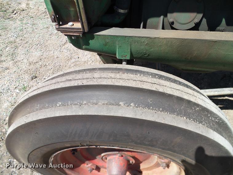 image for item DD1256 1945 Oliver 99 tractor