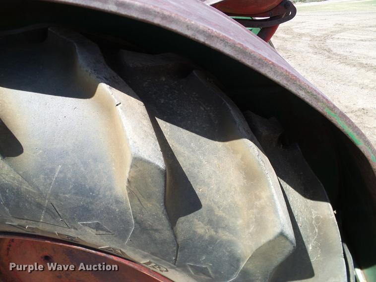 image for item DD1256 1945 Oliver 99 tractor