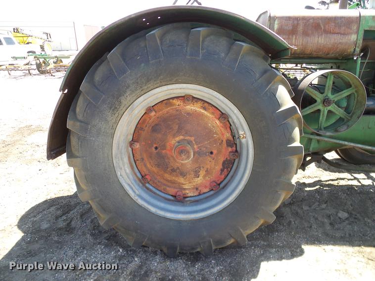 image for item DD1256 1945 Oliver 99 tractor