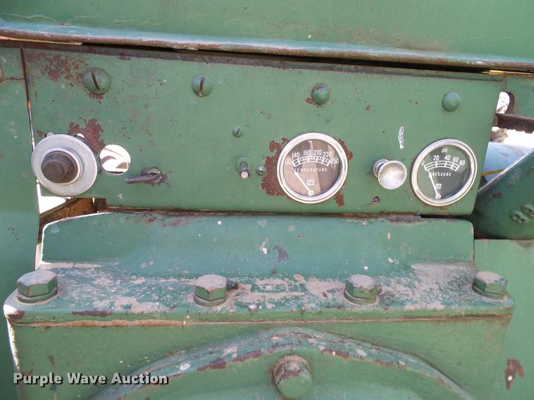 image for item DD1260 1941 Oliver 99 tractor