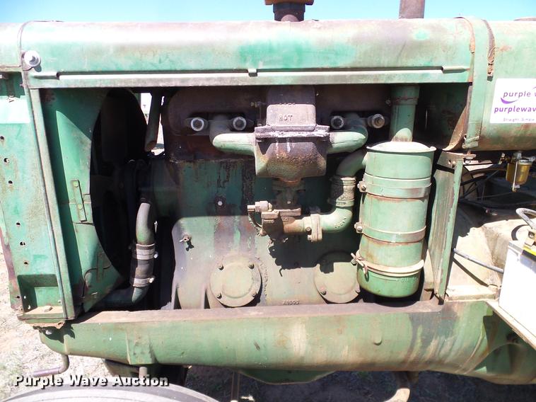 image for item DD1260 1941 Oliver 99 tractor