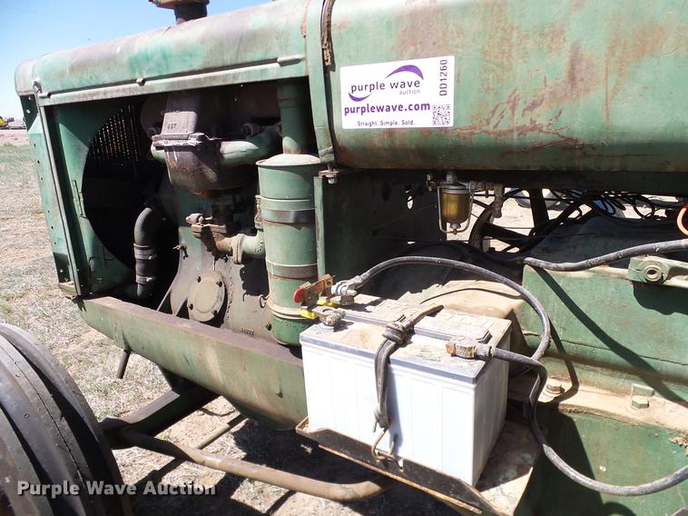 image for item DD1260 1941 Oliver 99 tractor