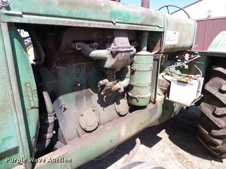 image for item DD1260 1941 Oliver 99 tractor