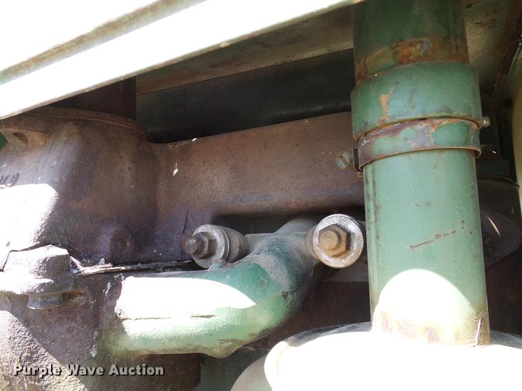 image for item DD1260 1941 Oliver 99 tractor