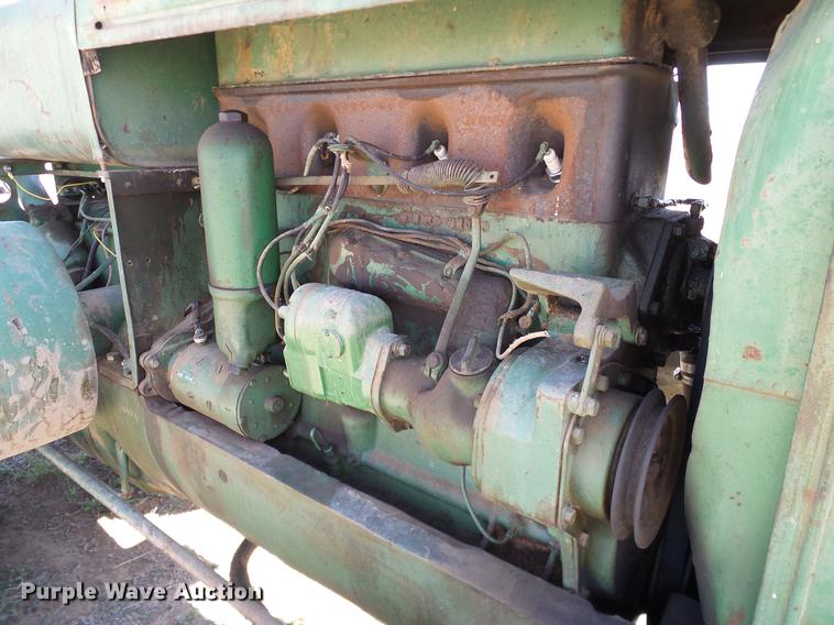 image for item DD1260 1941 Oliver 99 tractor