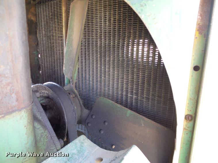 image for item DD1260 1941 Oliver 99 tractor