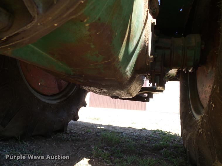 image for item DD1260 1941 Oliver 99 tractor