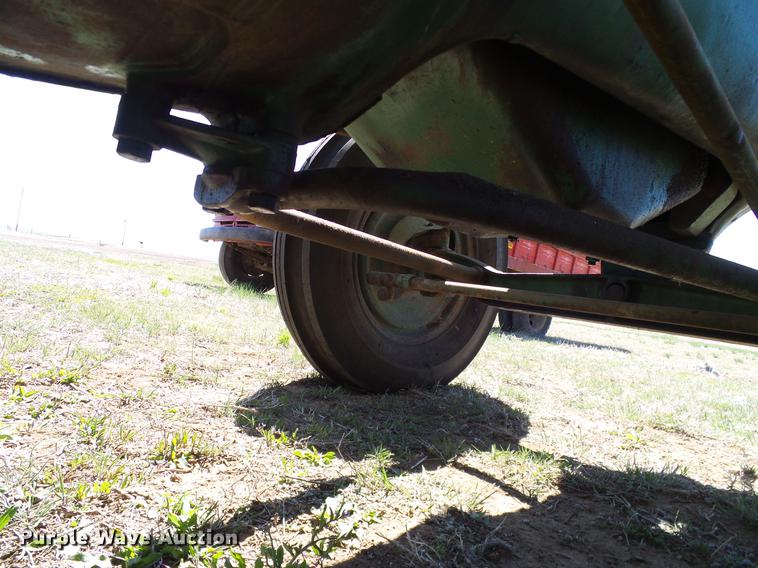 image for item DD1260 1941 Oliver 99 tractor