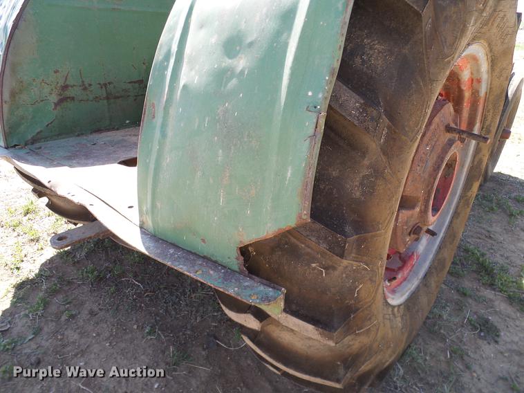 image for item DD1260 1941 Oliver 99 tractor