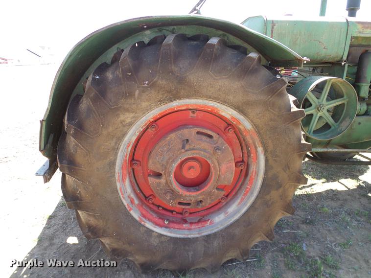 image for item DD1260 1941 Oliver 99 tractor