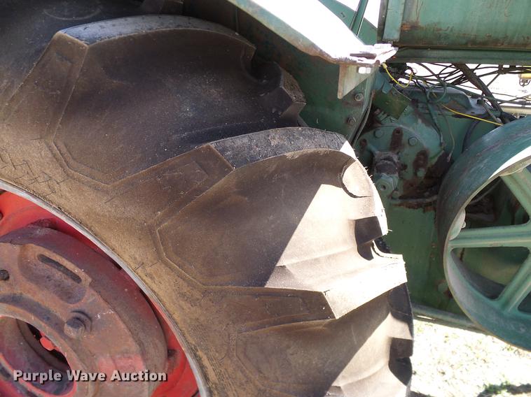 image for item DD1260 1941 Oliver 99 tractor