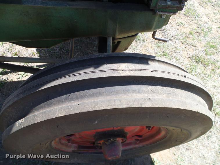 image for item DD1260 1941 Oliver 99 tractor