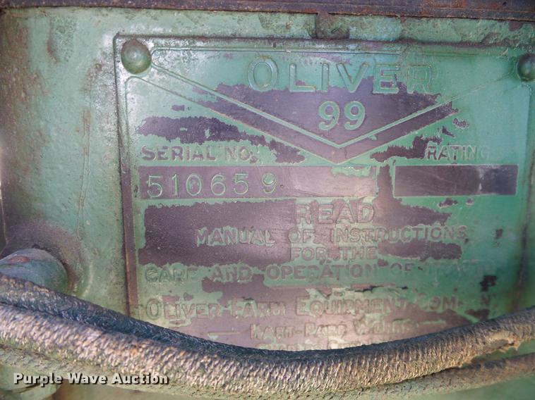 image for item DD1260 1941 Oliver 99 tractor