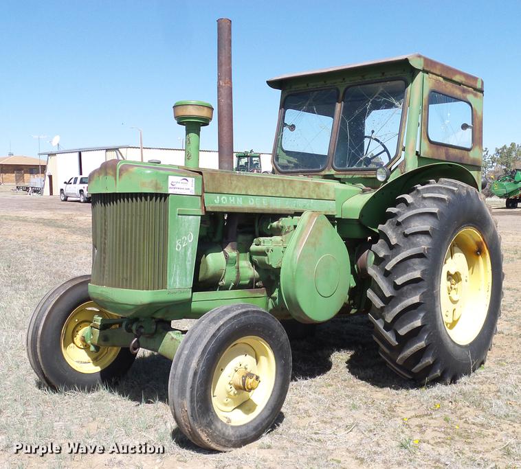 image for item DD1263 1958 John Deere 820 tractor