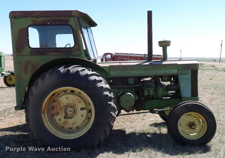 image for item DD1263 1958 John Deere 820 tractor