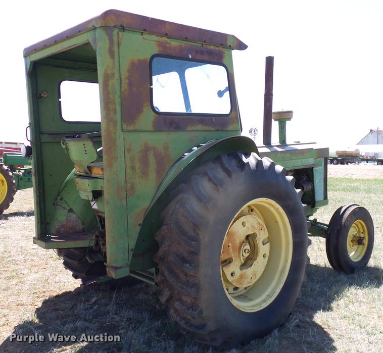 image for item DD1263 1958 John Deere 820 tractor