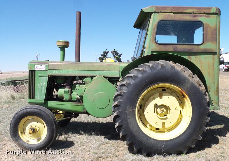 image for item DD1263 1958 John Deere 820 tractor