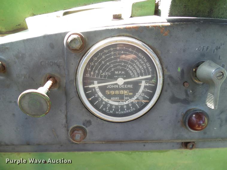 image for item DD1263 1958 John Deere 820 tractor